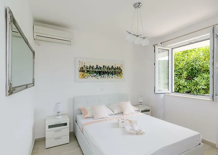 Ivanka Apartamento *